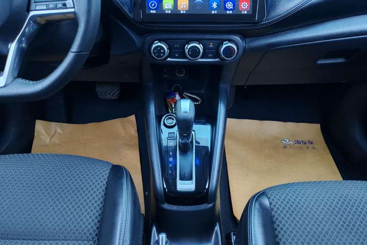 Used Nissan Kicks 2017 1.5L CVT Smart Drive Edition Gear Lever