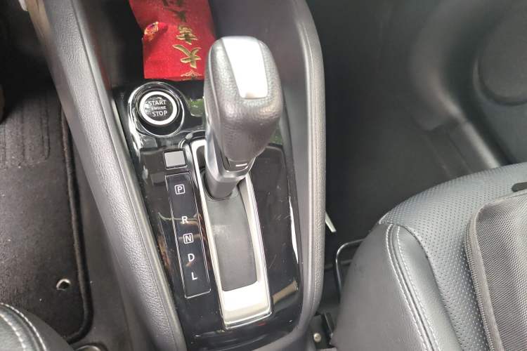 Used Nissan Kicks 2017 1.5L CVT Smart Drive Edition Gear Lever