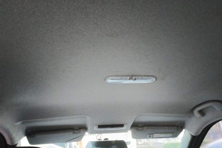 Used Nissan Kicks 2017 1.5L CVT Smart Drive Edition Headliner