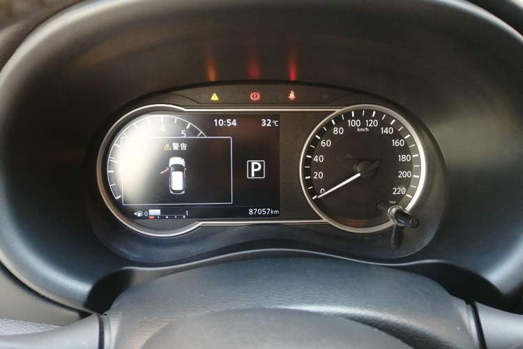 Used Nissan Kicks 2017 1.5L CVT Smart Drive Edition Instrument Cluster