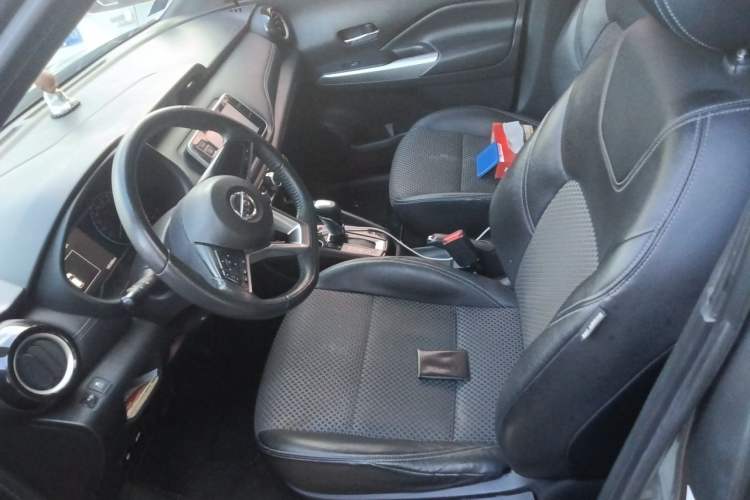 Used Nissan Kicks 2017 1.5L CVT Smart Drive Edition Left Front Seat