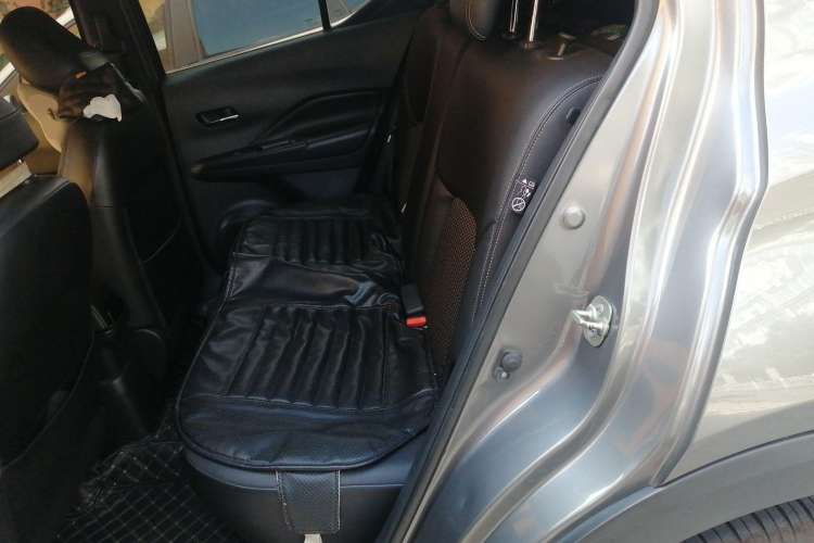 Used Nissan Kicks 2017 1.5L CVT Smart Drive Edition Left Rear Seat
