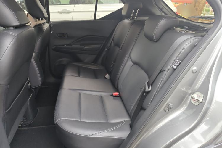 Used Nissan Kicks 2017 1.5L CVT Smart Drive Edition Left Rear Seat