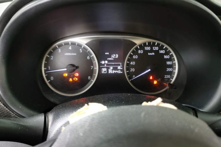 Used Nissan Kicks 2017 1.5L CVT Cool Enjoy Edition Odometer Close Up