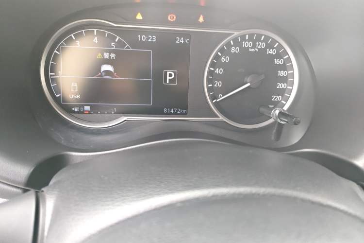 Used Nissan Kicks 2017 1.5L CVT Smart Drive Edition Odometer Close Up