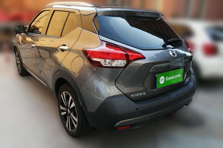 Used Nissan Kicks 2017 1.5L CVT Smart Drive Edition Rear Left 45 Deg