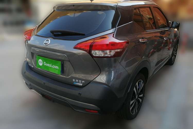 Used Nissan Kicks 2017 1.5L CVT Smart Drive Edition Rear Right 45 Deg