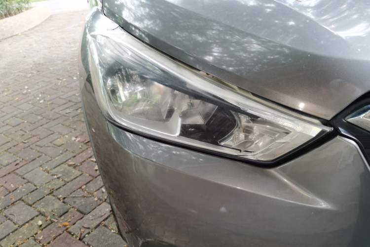 Used Nissan Kicks 2017 1.5L CVT Cool Enjoy Edition Right Front Headlight