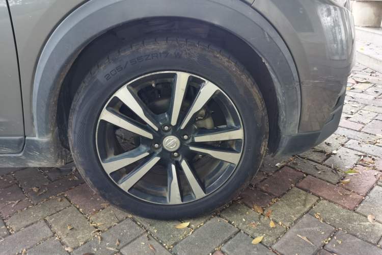 Used Nissan Kicks 2017 1.5L CVT Cool Enjoy Edition Right Front Wheel Hub