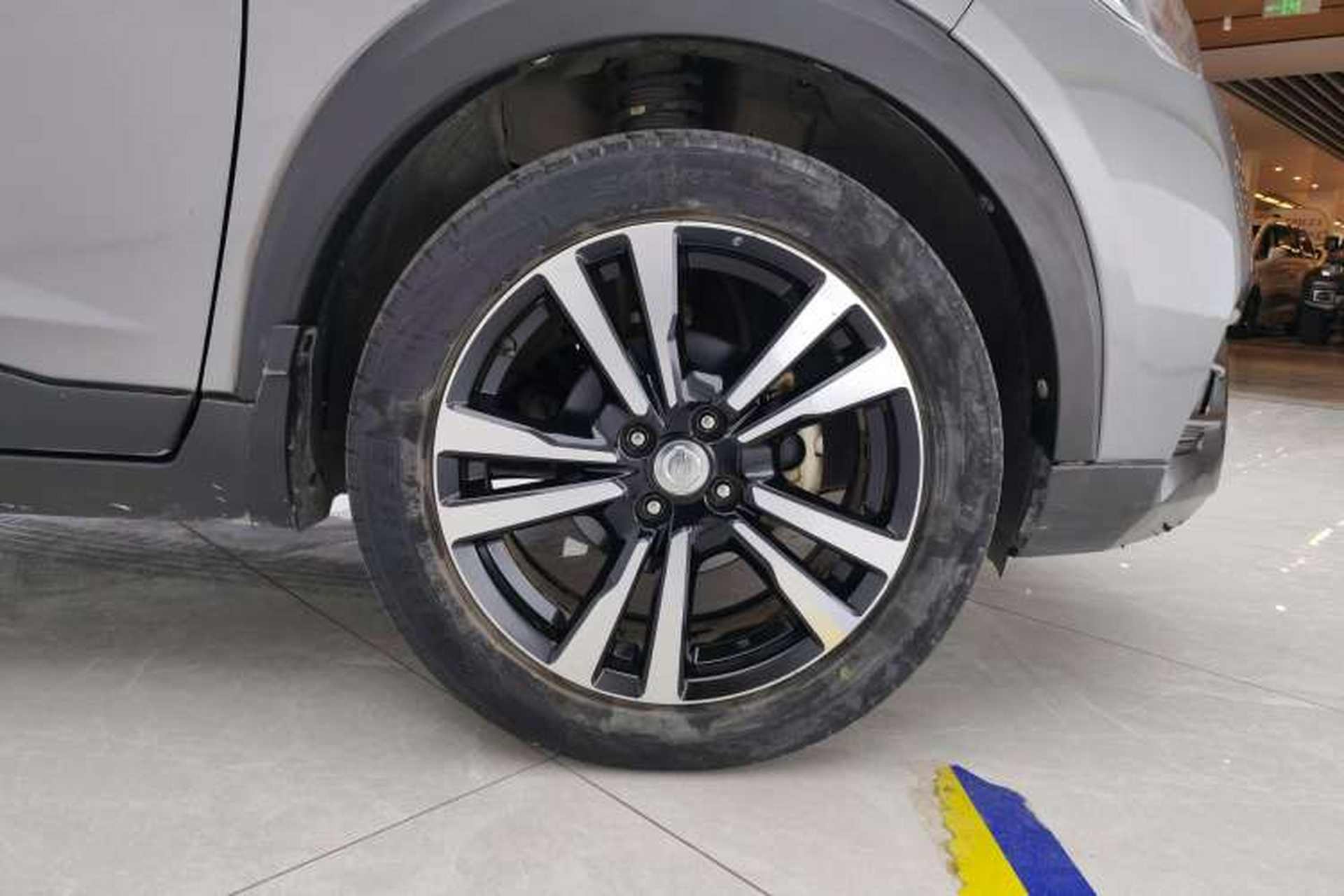 Used Nissan Kicks 2017 1.5L CVT Smart Drive Edition Right Rear Wheel Hub