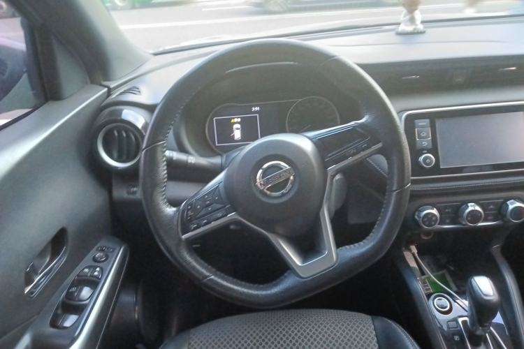 Used Nissan Kicks 2017 1.5L CVT Smart Drive Edition Steering Wheel