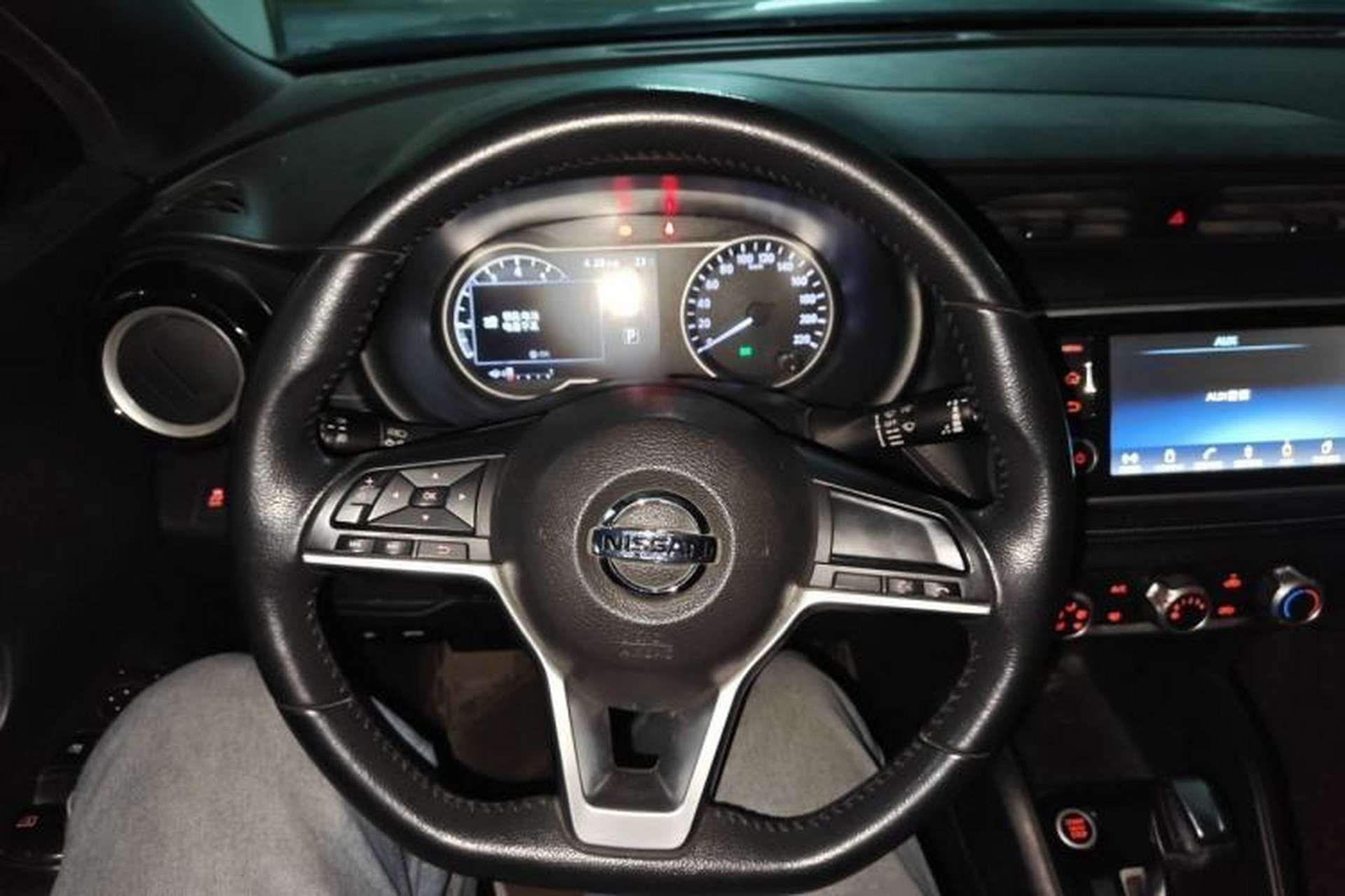 Used Nissan Kicks 2017 1.5L CVT Smart Edition Steering Wheel