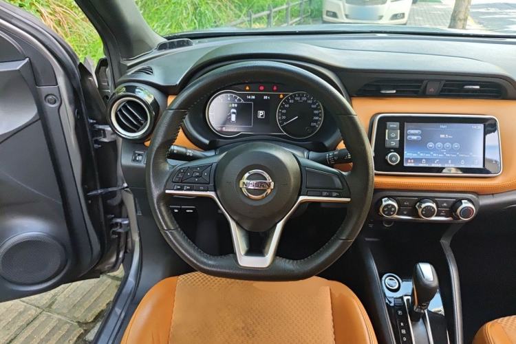 Used Nissan Kicks 2017 1.5L CVT Smart Drive Edition Steering Wheel