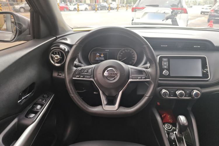 Used Nissan Kicks 2017 1.5L CVT Smart Drive Edition Steering Wheel