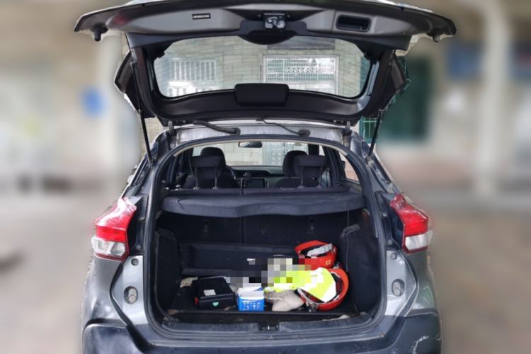 Used Nissan Kicks 2017 1.5L CVT Cool Enjoy Edition Trunk