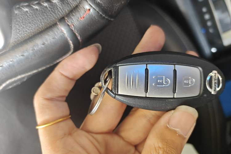 Used Nissan Kicks 2017 1.5L CVT Smart Drive Edition Vehicle Key