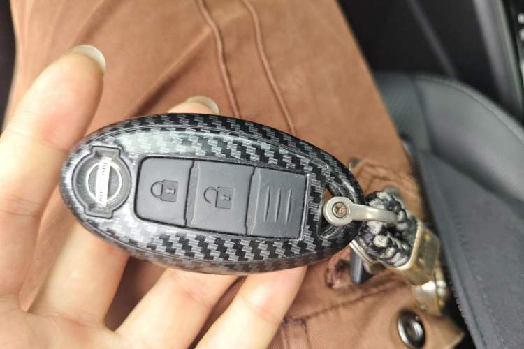 Used Nissan Kicks 2017 1.5L CVT Smart Drive Edition Vehicle Key