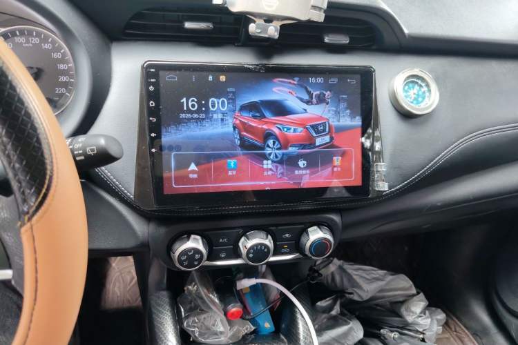 Used Nissan Kicks 2017 1.5L CVT Smart Drive Edition Audio And AC Panel