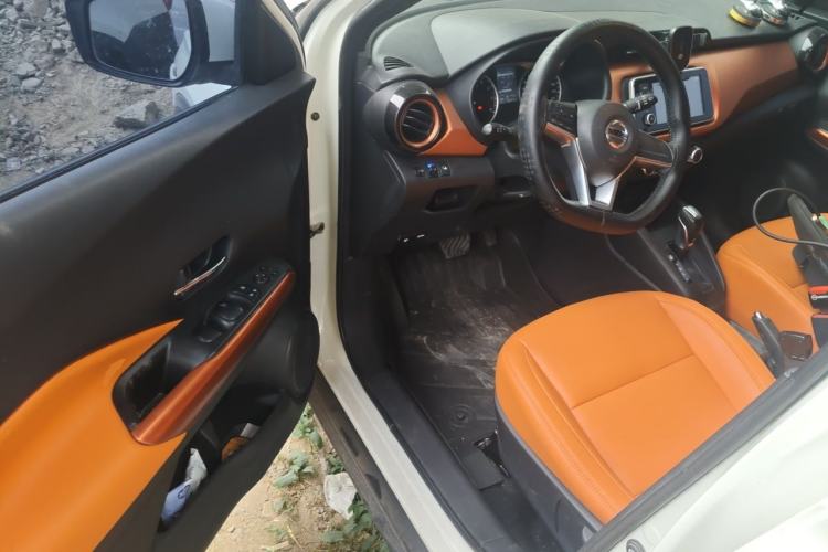 Used Nissan Kicks 2017 1.5L CVT Cool Enjoy Edition Driver Seat