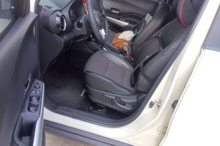 Used Nissan Kicks 2017 1.5L CVT Smart Drive Edition Driver Seat
