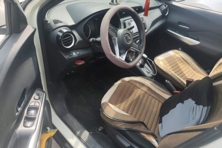Used Nissan Kicks 2017 1.5L CVT Cool Enjoy Edition Driver Seat