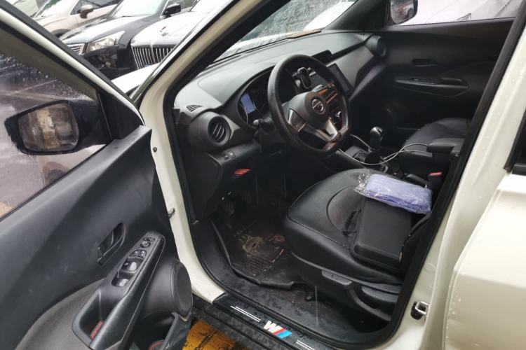 Used Nissan Kicks 2017 1.5L Manual Cool Dynamic Edition Driver Seat