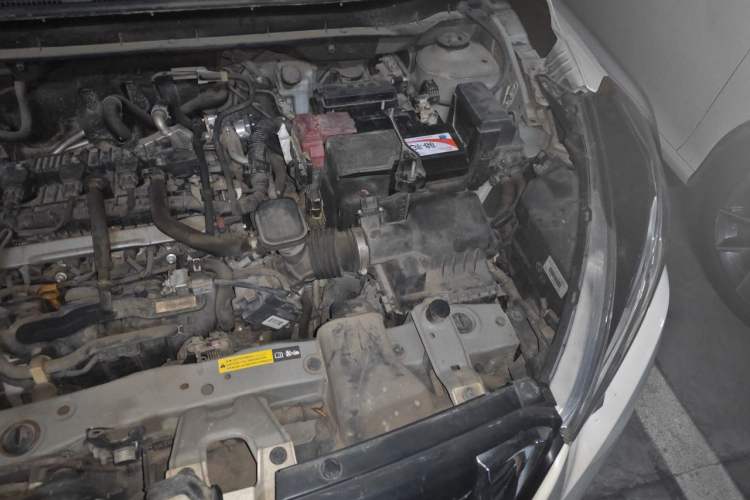 Used Nissan Kicks 2017 1.5L CVT Smart Drive Edition Engine Bay Left