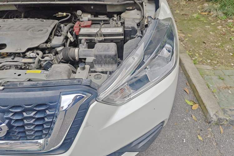 Used Nissan Kicks 2017 1.5L CVT Smart Drive Edition Engine Bay Left