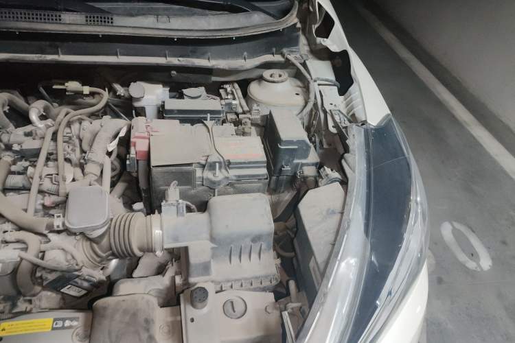 Used Nissan Kicks 2017 1.5L Manual Cool Dynamic Edition Engine Bay Left
