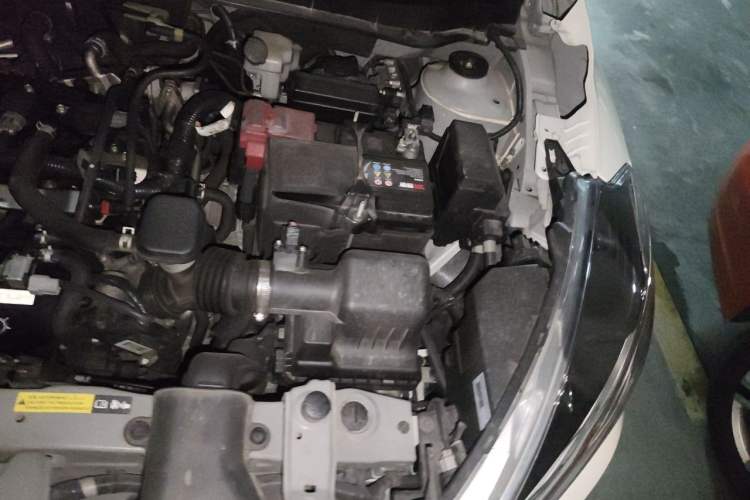 Used Nissan Kicks 2017 1.5L CVT Smart Drive Edition Engine Bay Left