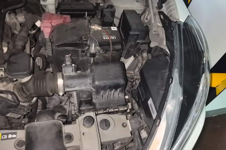 Used Nissan Kicks 2017 1.5L CVT Smart Drive Edition Engine Bay Left