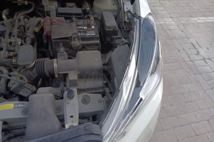 Used Nissan Kicks 2017 1.5L CVT Smart Drive Edition Engine Bay Left