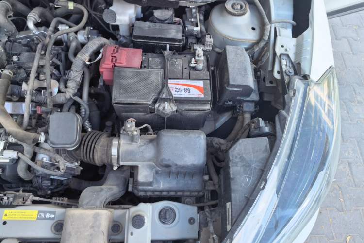 Used Nissan Kicks 2017 1.5L CVT Cool Enjoy Edition Engine Bay Left