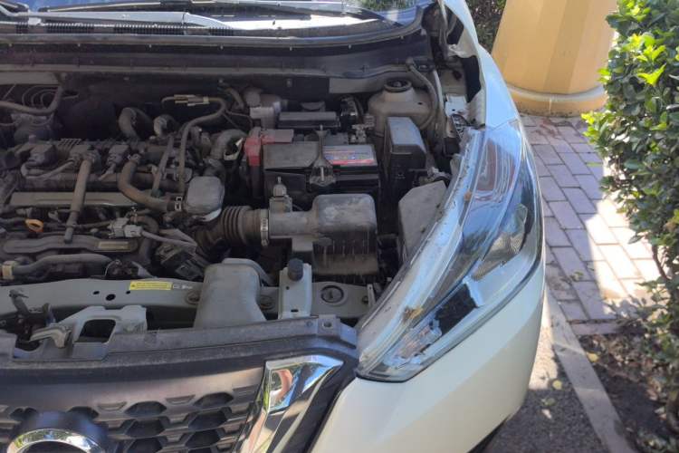 Used Nissan Kicks 2017 1.5L CVT Smart Drive Edition Engine Bay Left