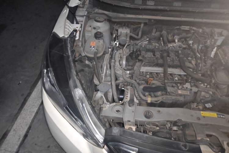 Used Nissan Kicks 2017 1.5L CVT Smart Drive Edition Engine Bay Right