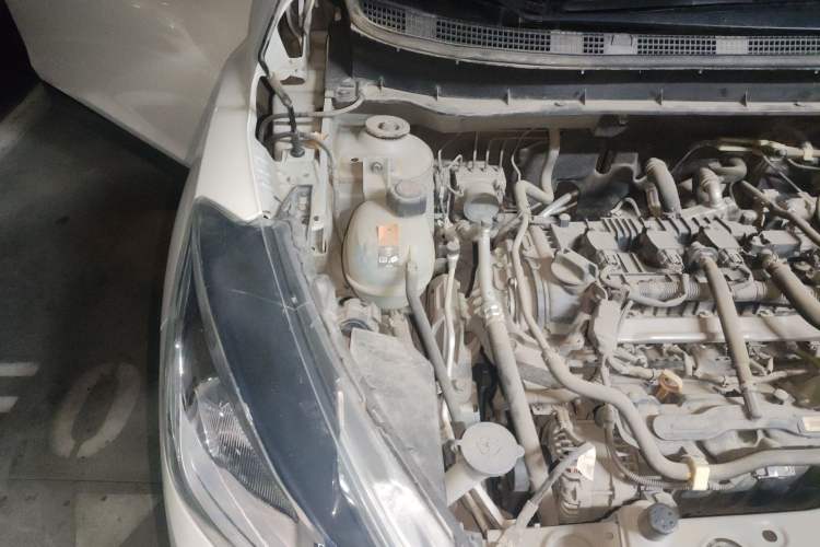 Used Nissan Kicks 2017 1.5L Manual Cool Dynamic Edition Engine Bay Right