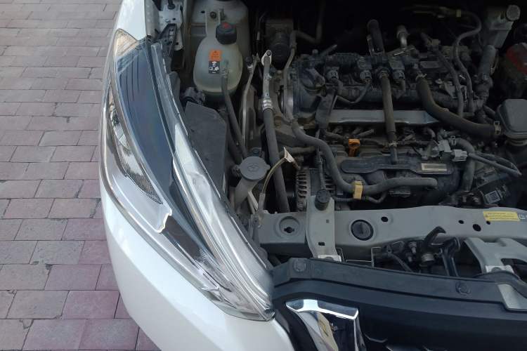Used Nissan Kicks 2017 1.5L CVT Smart Drive Edition Engine Bay Right