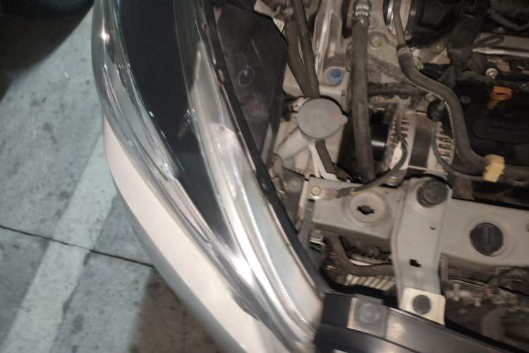 Used Nissan Kicks 2017 1.5L CVT Cool Enjoy Edition Engine Bay Right