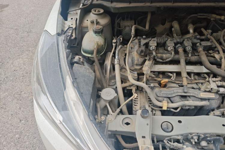 Used Nissan Kicks 2017 1.5L CVT Smart Drive Edition Engine Bay Right