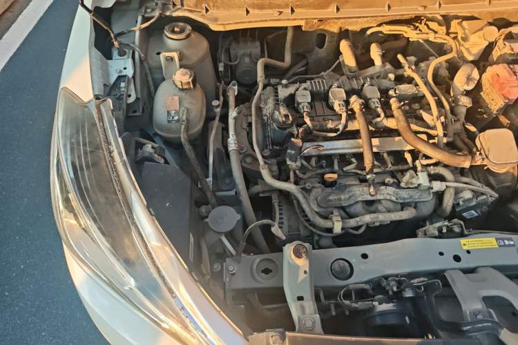 Used Nissan Kicks 2017 1.5L CVT Cool Enjoy Edition Engine Bay Right