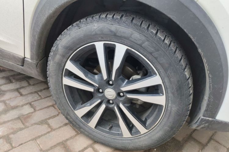 Used Nissan Kicks 2017 1.5L CVT Smart Drive Edition Exterior 2