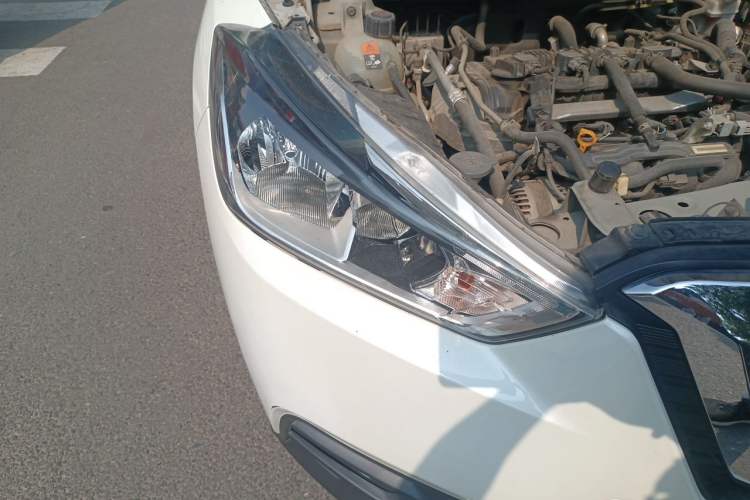 Used Nissan Kicks 2017 1.5L CVT Smart Drive Edition Exterior 3