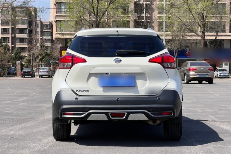 Used Nissan Kicks 2017 1.5L CVT Cool Enjoy Edition Exterior 4