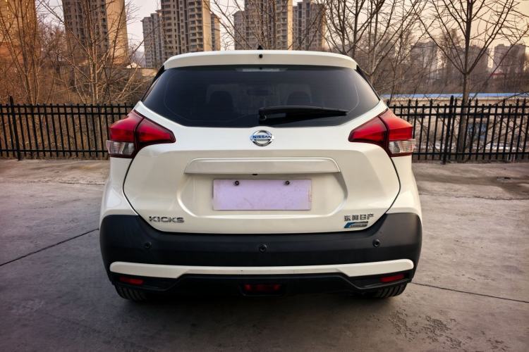 Used Nissan Kicks 2017 1.5L CVT Smart Drive Edition Exterior 4