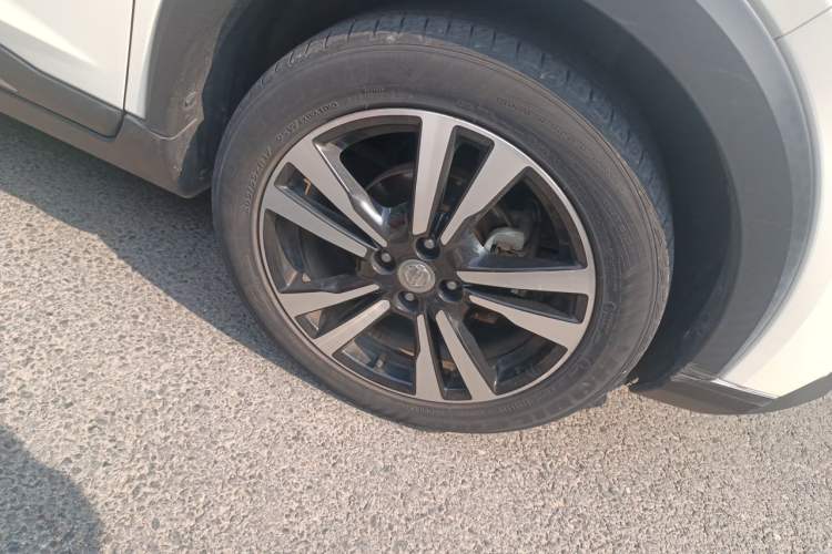 Used Nissan Kicks 2017 1.5L CVT Smart Drive Edition Exterior 4