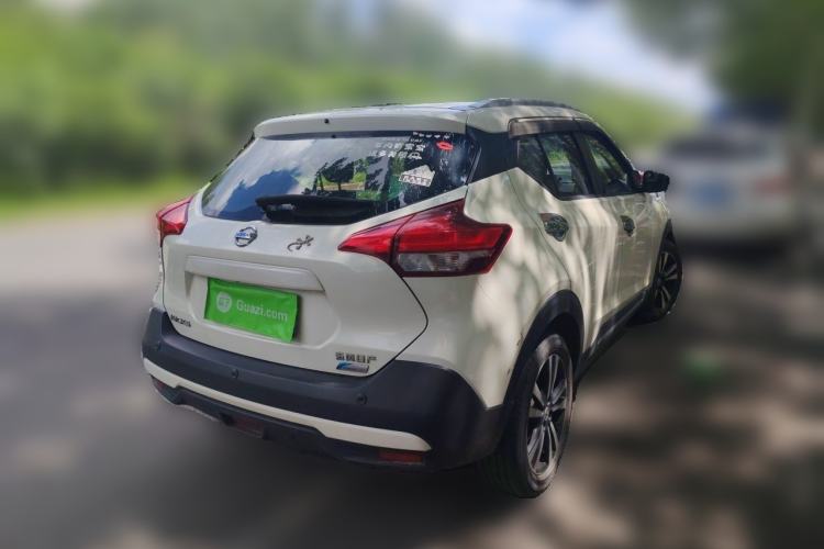 Used Nissan Kicks 2017 1.5L CVT Smart Drive Edition Exterior 5