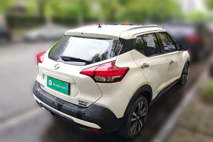 Used Nissan Kicks 2017 1.5L CVT Smart Drive Edition Exterior 5