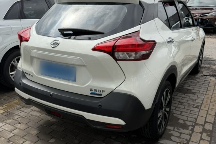 Used Nissan Kicks 2017 1.5L CVT Smart Drive Edition Exterior 6