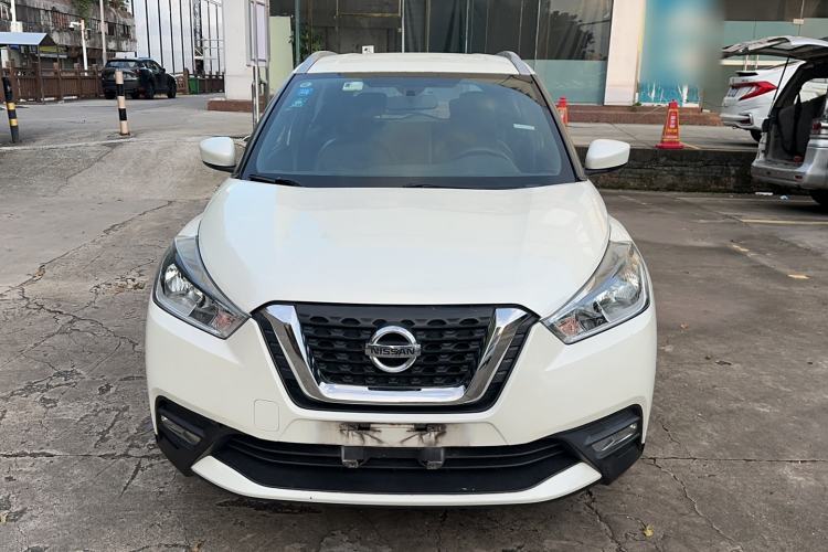 Used Nissan Kicks 2017 1.5L CVT Cool Enjoy Edition Front