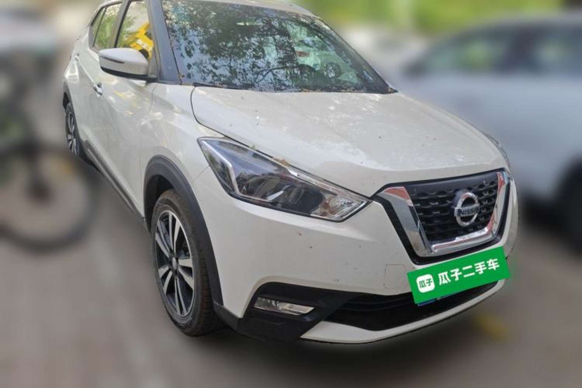 Used Nissan Kicks 2017 1.5L CVT Smart Drive Edition Front Right 45 Deg